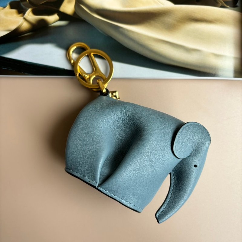 ::LOEWE:: 藍色皮革 藍色大象 吊飾零錢包-0