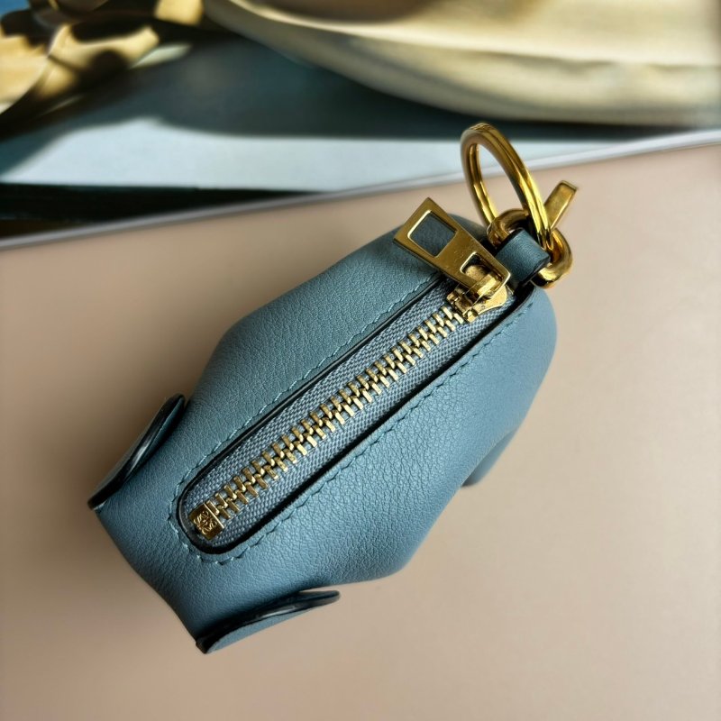 ::LOEWE:: 藍色皮革 藍色大象 吊飾零錢包-1