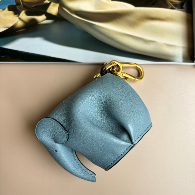 ::LOEWE:: 藍色皮革 藍色大象 吊飾零錢包-2