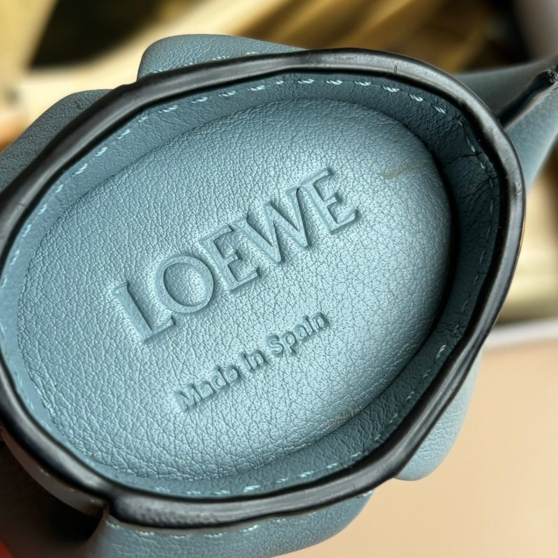 ::LOEWE:: 藍色皮革 藍色大象 吊飾零錢包-3