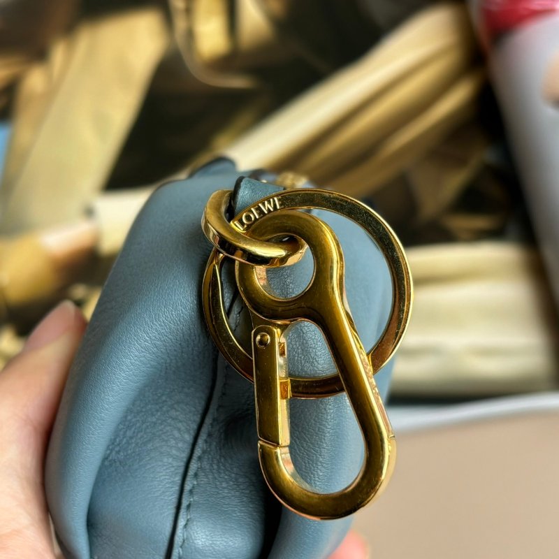 ::LOEWE:: 藍色皮革 藍色大象 吊飾零錢包-6