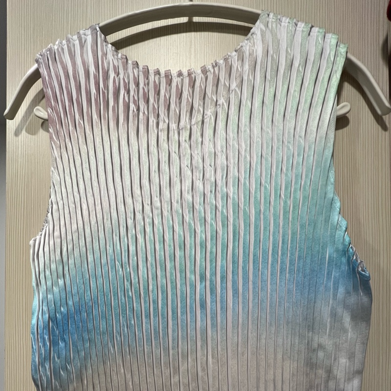 三宅一生ISSEY MIYAKE 瀰漫弦褶漸變魚鱗洋裝-6