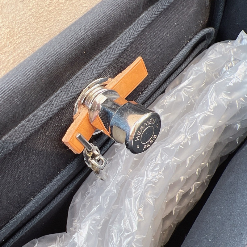 HERMES 棕拼黑帆布HERBAG31-23