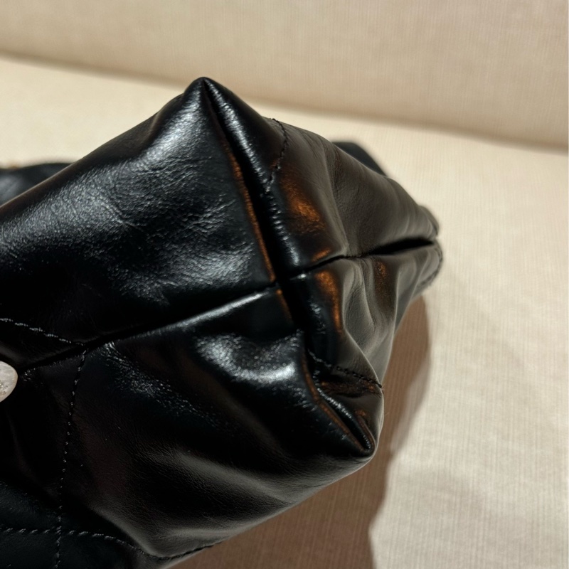 CHANEL 22BAG 稀有橫版 黑/金扣 24C-8