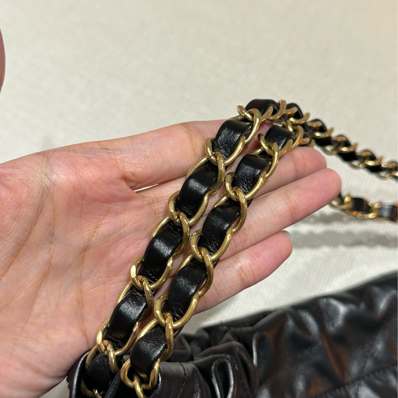 CHANEL 22BAG 稀有橫版 黑/金扣 24C-13