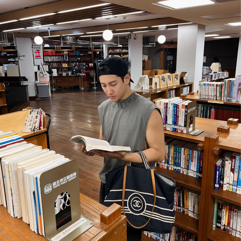 絕版 🤎限量 CHANEL 香奈兒 大款帆布海軍藍 沙灘包 買163800 割愛53800 尺寸上長49下長39高30寬15 85成新 #雷標完整-0