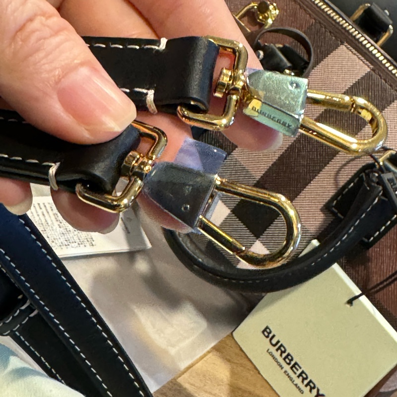 全新2024新品 Burberry 迷你格紋波士頓包保齡球包 深樺木棕-4