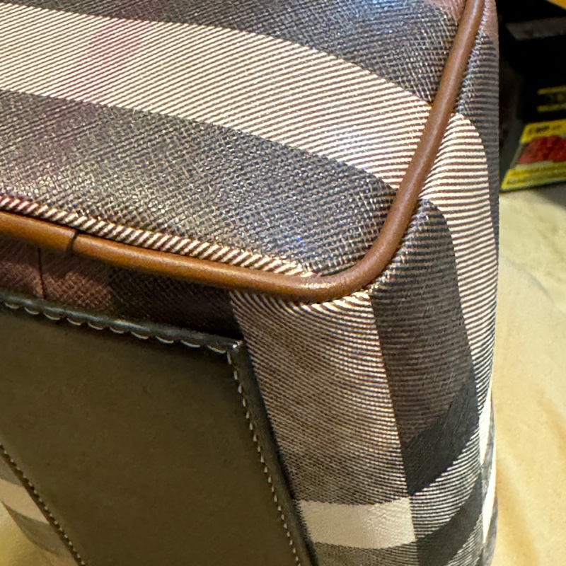 全新2024新品 Burberry 迷你格紋波士頓包保齡球包 深樺木棕-12