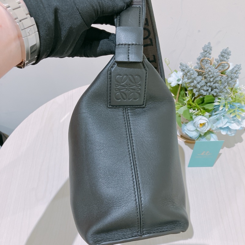 LOEWE 挪威小號不織布帶包包CUBI SMALL CROSSBODY BAG LAMBSKIN-2