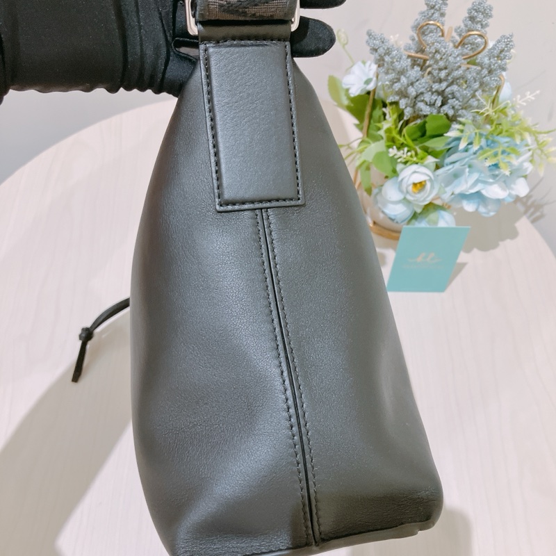 LOEWE 挪威小號不織布帶包包CUBI SMALL CROSSBODY BAG LAMBSKIN-3