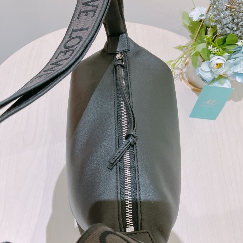 LOEWE 挪威小號不織布帶包包CUBI SMALL CROSSBODY BAG LAMBSKIN-5