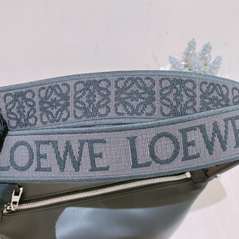 LOEWE 挪威小號不織布帶包包CUBI SMALL CROSSBODY BAG LAMBSKIN-6