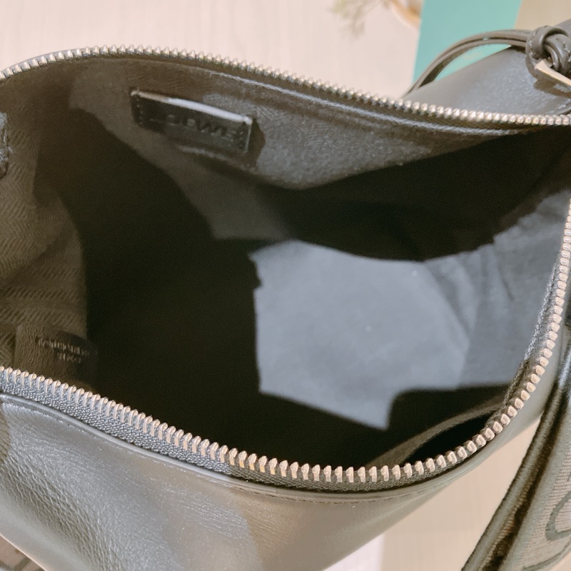 LOEWE 挪威小號不織布帶包包CUBI SMALL CROSSBODY BAG LAMBSKIN-7