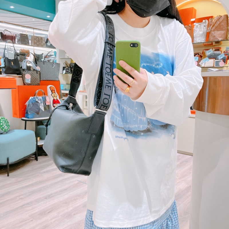 LOEWE 挪威小號不織布帶包包CUBI SMALL CROSSBODY BAG LAMBSKIN-11