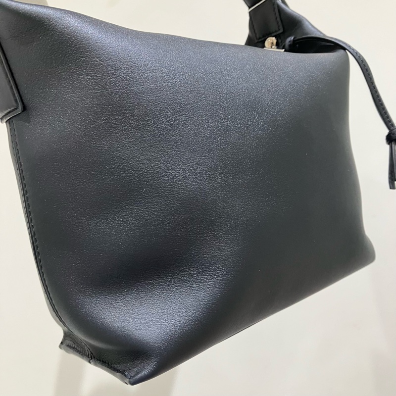 LOEWE 挪威小號不織布帶包包CUBI SMALL CROSSBODY BAG LAMBSKIN-12