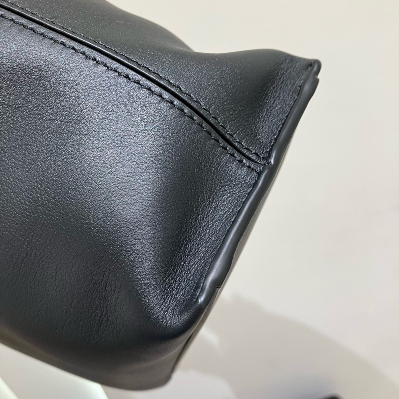 LOEWE 挪威小號不織布帶包包CUBI SMALL CROSSBODY BAG LAMBSKIN-13