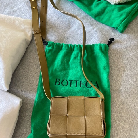 Bottega Veneta candy cassette acorn 橡果棕mini bag 六格 羊皮 BV