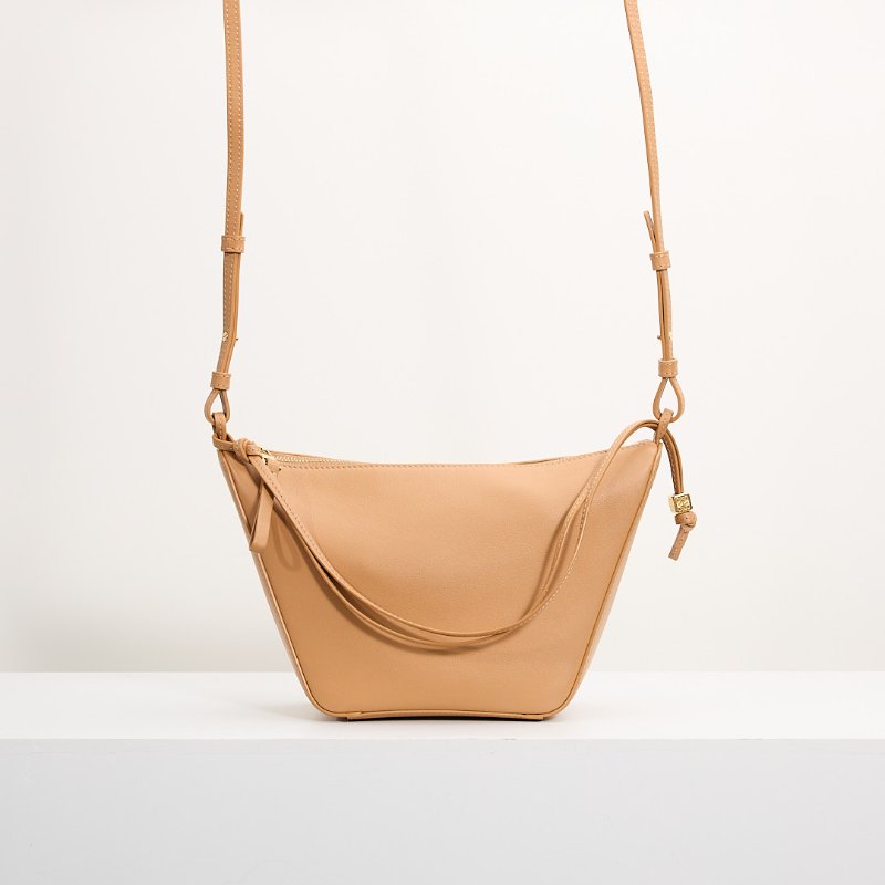 Loewe hammock hobo暖沙色-0