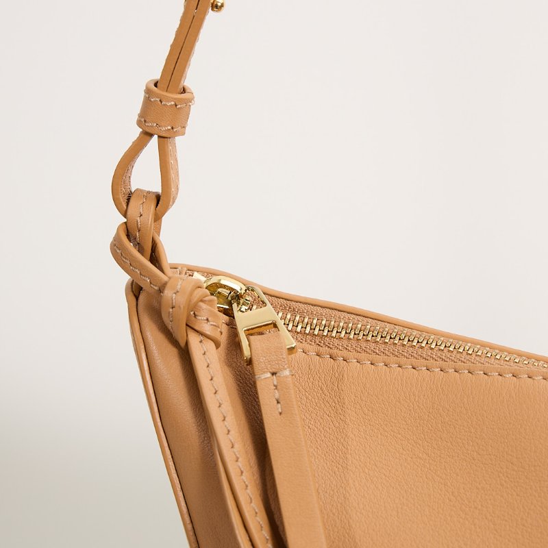 Loewe hammock hobo暖沙色-9