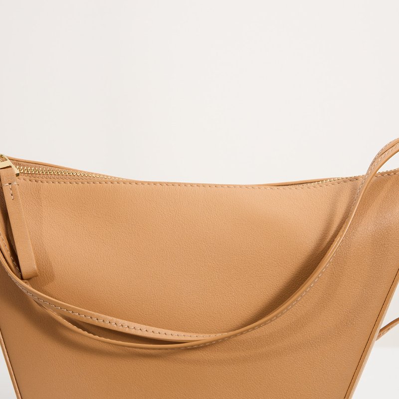 Loewe hammock hobo暖沙色-10