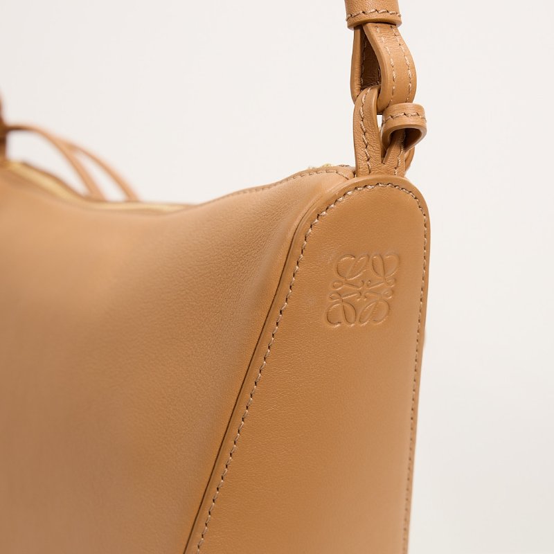 Loewe hammock hobo暖沙色-12