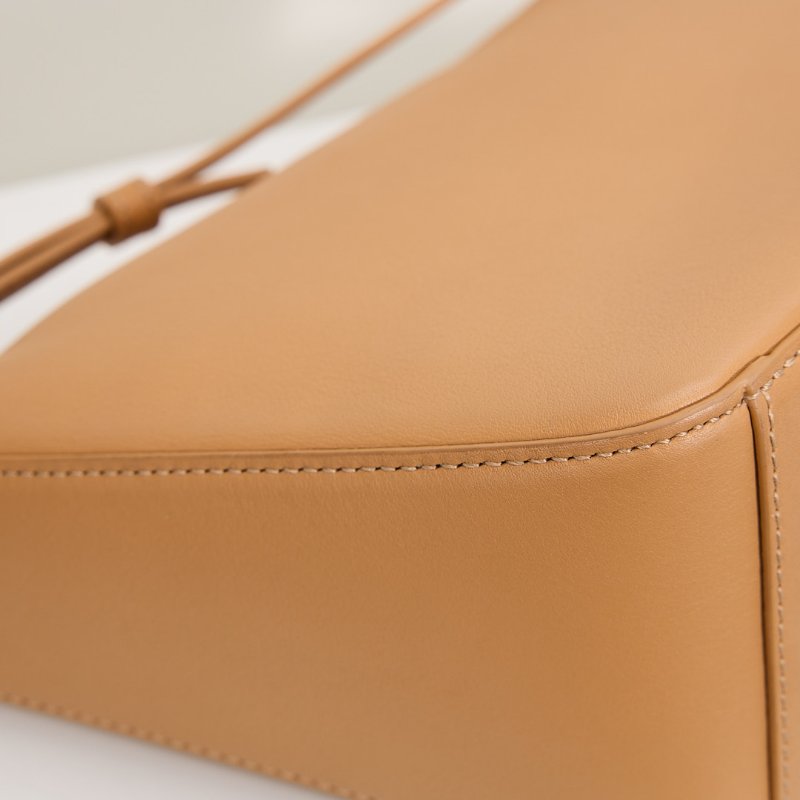 Loewe hammock hobo暖沙色-21