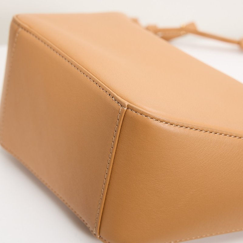 Loewe hammock hobo暖沙色-24