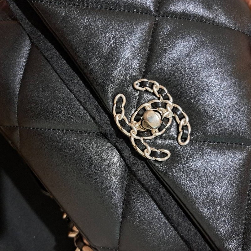 Chanel 19 黑色銀釦中號口蓋包-4