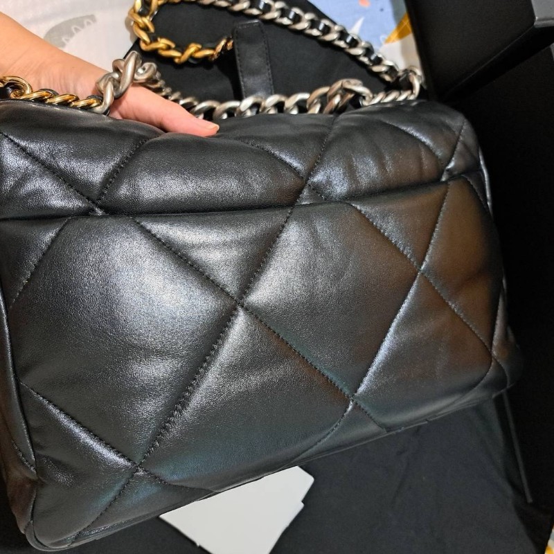 Chanel 19 黑色銀釦中號口蓋包-8