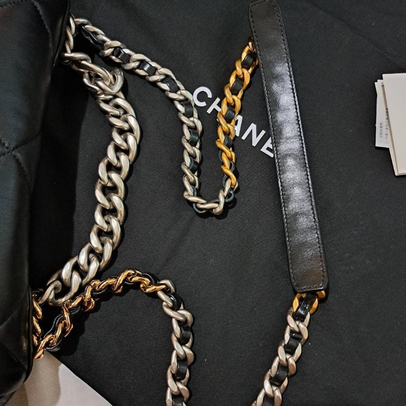 Chanel 19 黑色銀釦中號口蓋包-18