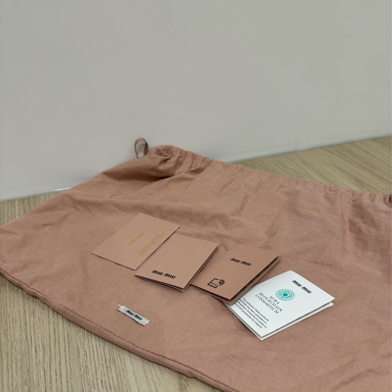 MIU MIU Hobo肩夾包白皮金字9成新-5