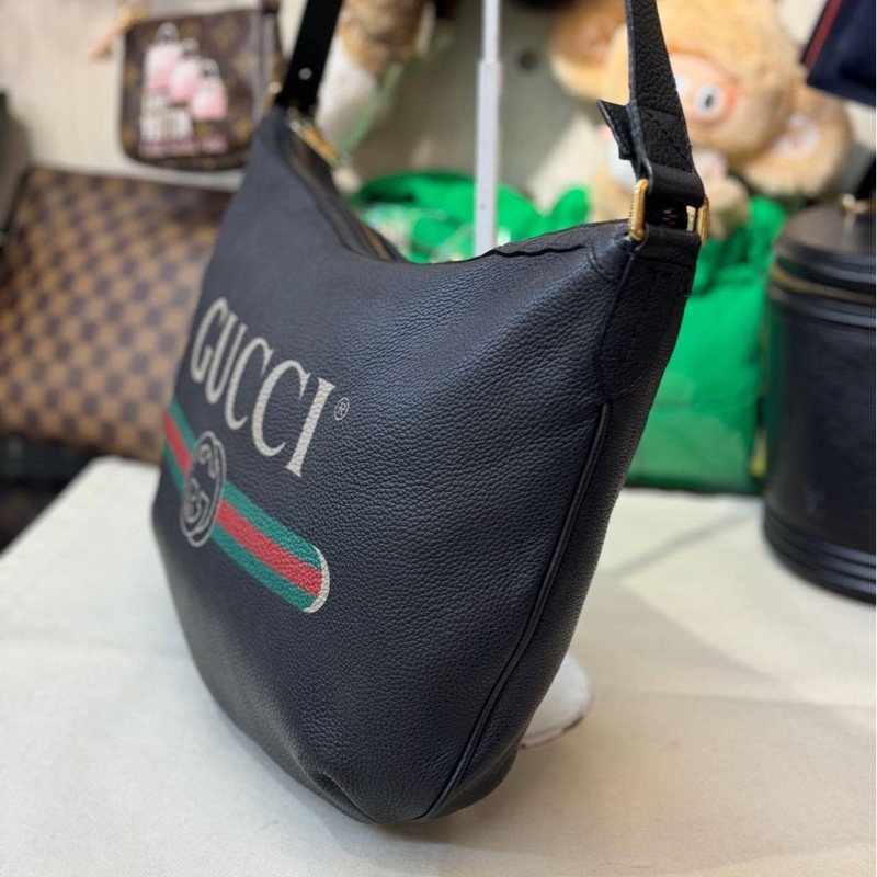 🤎這價格真的快買 GUCCI 黑色 全皮 復古 LOGO 綠紅綠 斜背包 側背包 彎月包 正常使用88新...非常好用的包款 割愛26800全牛皮超耐用 🤎🤎🤎 🦋附防塵套-3