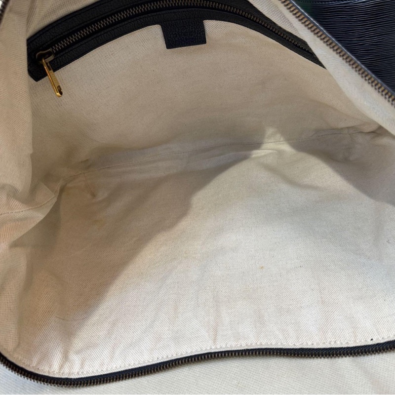 🤎這價格真的快買 GUCCI 黑色 全皮 復古 LOGO 綠紅綠 斜背包 側背包 彎月包 正常使用88新...非常好用的包款 割愛26800全牛皮超耐用 🤎🤎🤎 🦋附防塵套-6