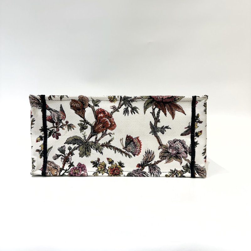 Dior 白底彩色花卉刺繡中號BookTote托特包-3