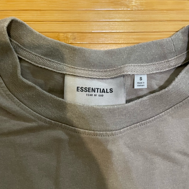 essential 軍綠色 短袖上衣|PopChill 拍拍圈