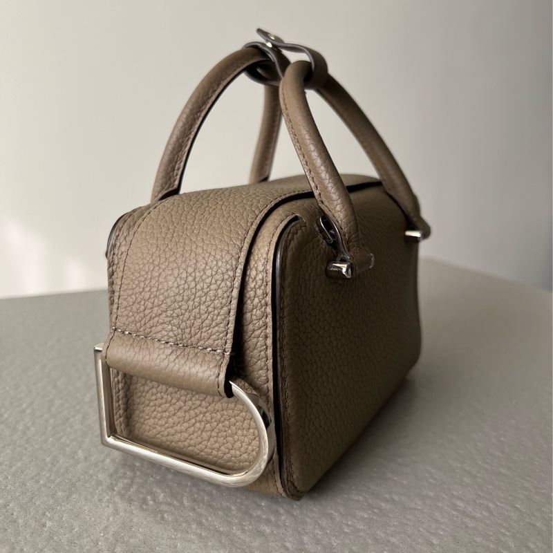 Delvaux Cool Box Nano 稀有大象灰-1