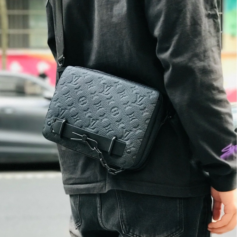 Lv Steamer牛皮郵差包(M57307)/台灣專櫃購入發票購證齊全/完整大全配-3