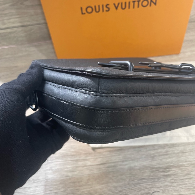 Lv Steamer牛皮郵差包(M57307)/台灣專櫃購入發票購證齊全/完整大全配-10