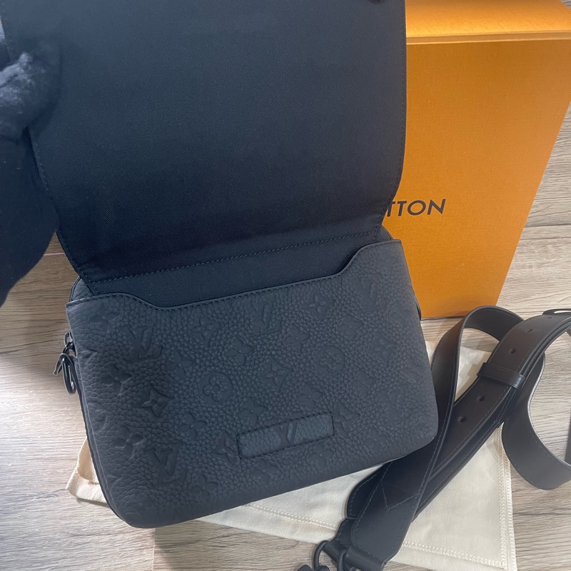 Lv Steamer牛皮郵差包(M57307)/台灣專櫃購入發票購證齊全/完整大全配-16