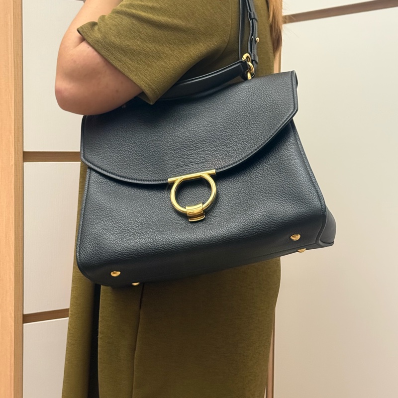 Ferragamo Margot 通勤 手袋 OL 女包 黑金 牛皮 手提 肩背-7
