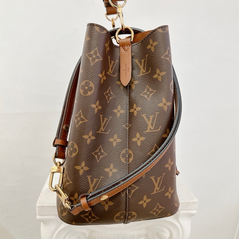 LV 老花水桶包肩背包-3