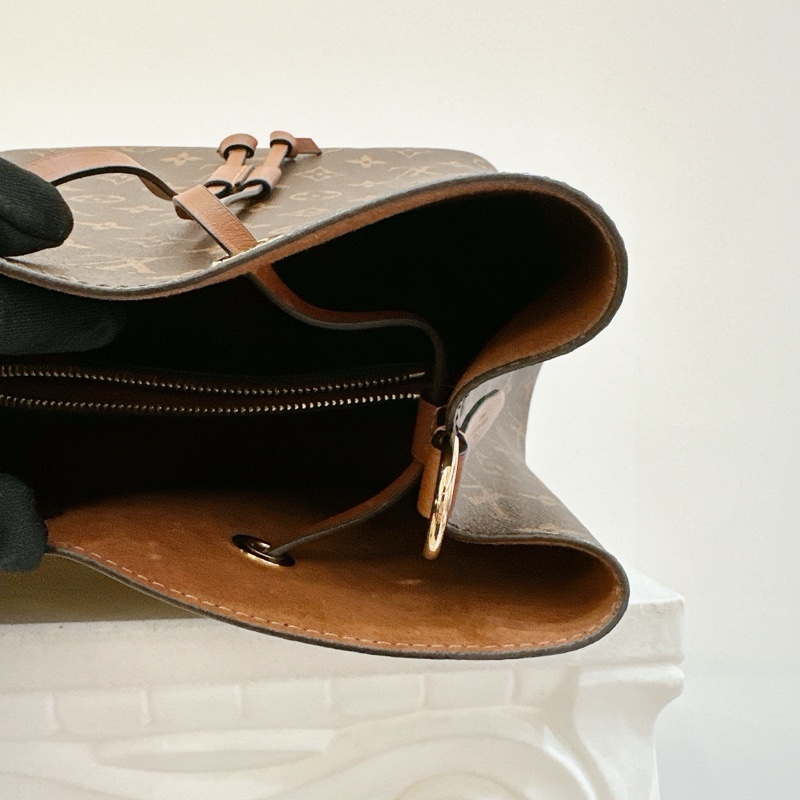 LV 老花水桶包肩背包-6