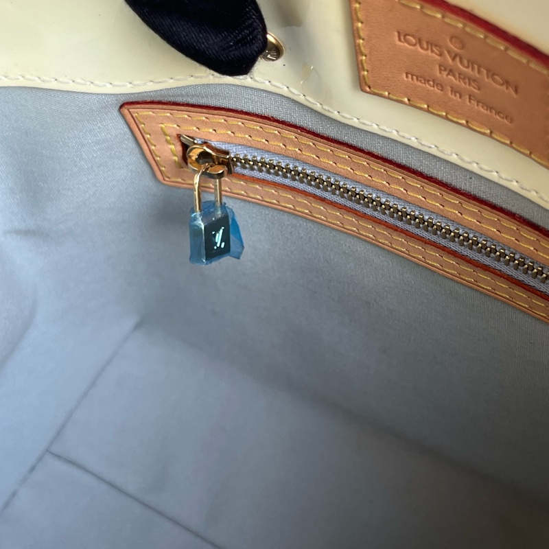 「🍖中秋檔期下殺🍖」(原廠防塵袋 )LV 黑老花 秒殺款 超可愛😻 手提包-12