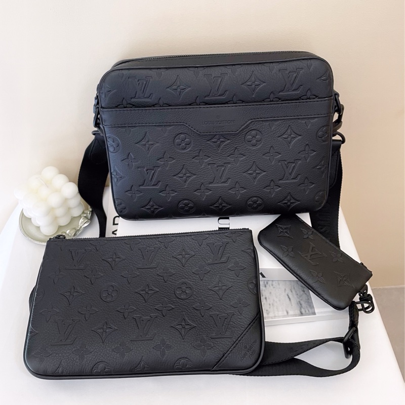 LV TRIO黑壓紋皮 三合一郵差包 男生-2