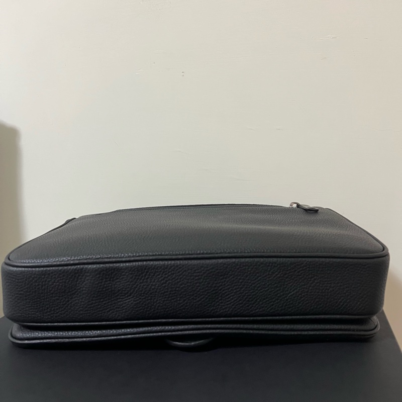 COACH 經 典SIGNATURE 皮革斜背手袋-9