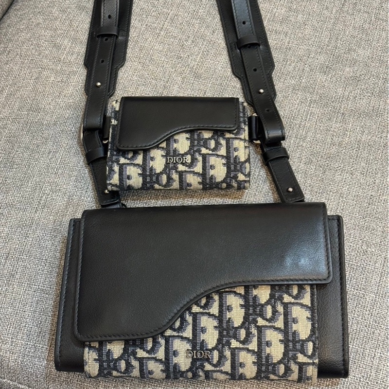 Christian Dior Dior Elite 經典緹花拼接二合一卡片翻蓋斜背包(黑)-2