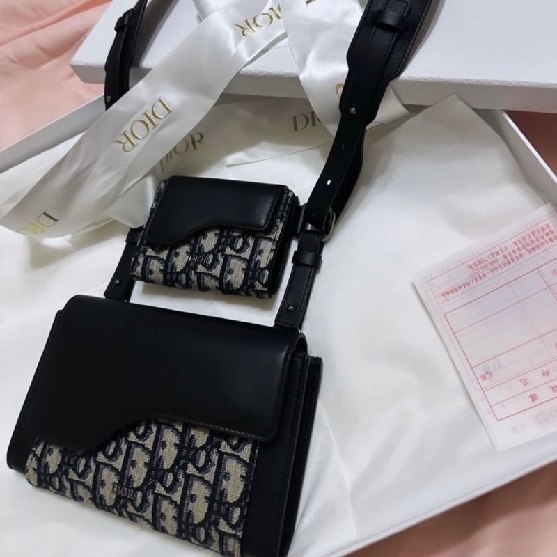 Christian Dior Dior Elite 經典緹花拼接二合一卡片翻蓋斜背包(黑)-7