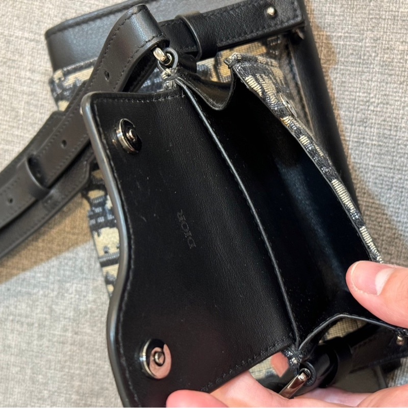 Christian Dior Dior Elite 經典緹花拼接二合一卡片翻蓋斜背包(黑)-11