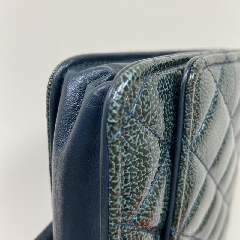 Chanel漆皮Woc包-11