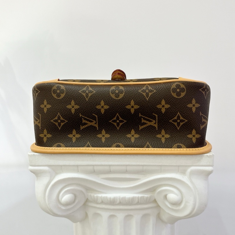 LV 老花翻蓋法棍包-6